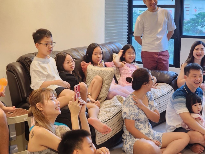 Kids party entertainment moment